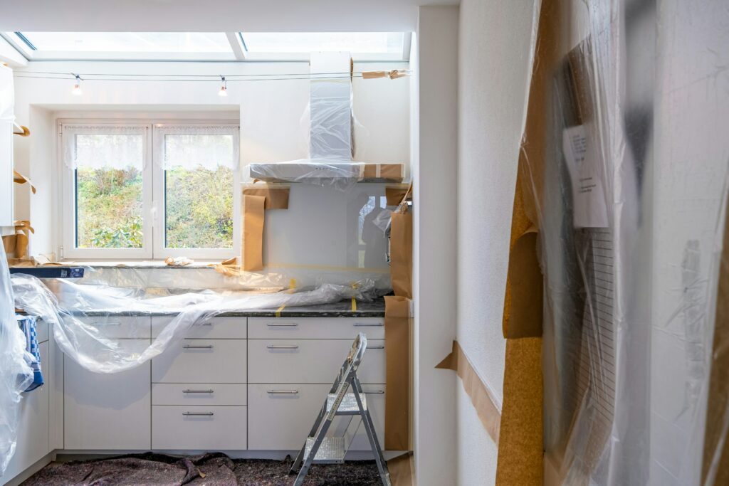 Travaux de renovation - 8 précautions essentielles - article Mai 2025 - renovation cuisine -Marie Casasola, Architecte d'intérieur